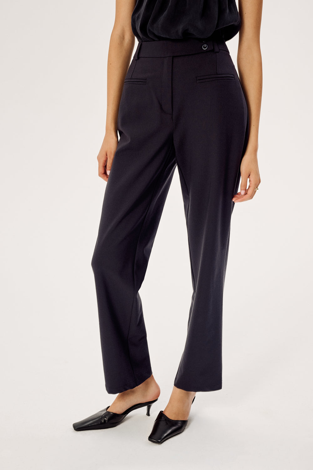 GONE WOOLEN PANTS