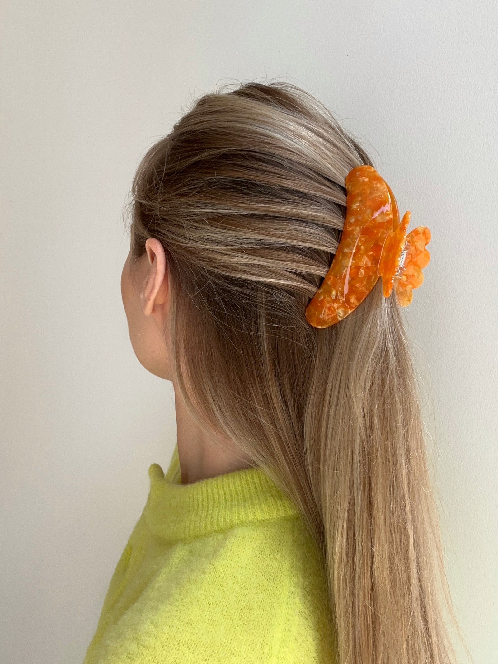 LARGE HAIR CLIP SUI AVA HELLE VALERIA