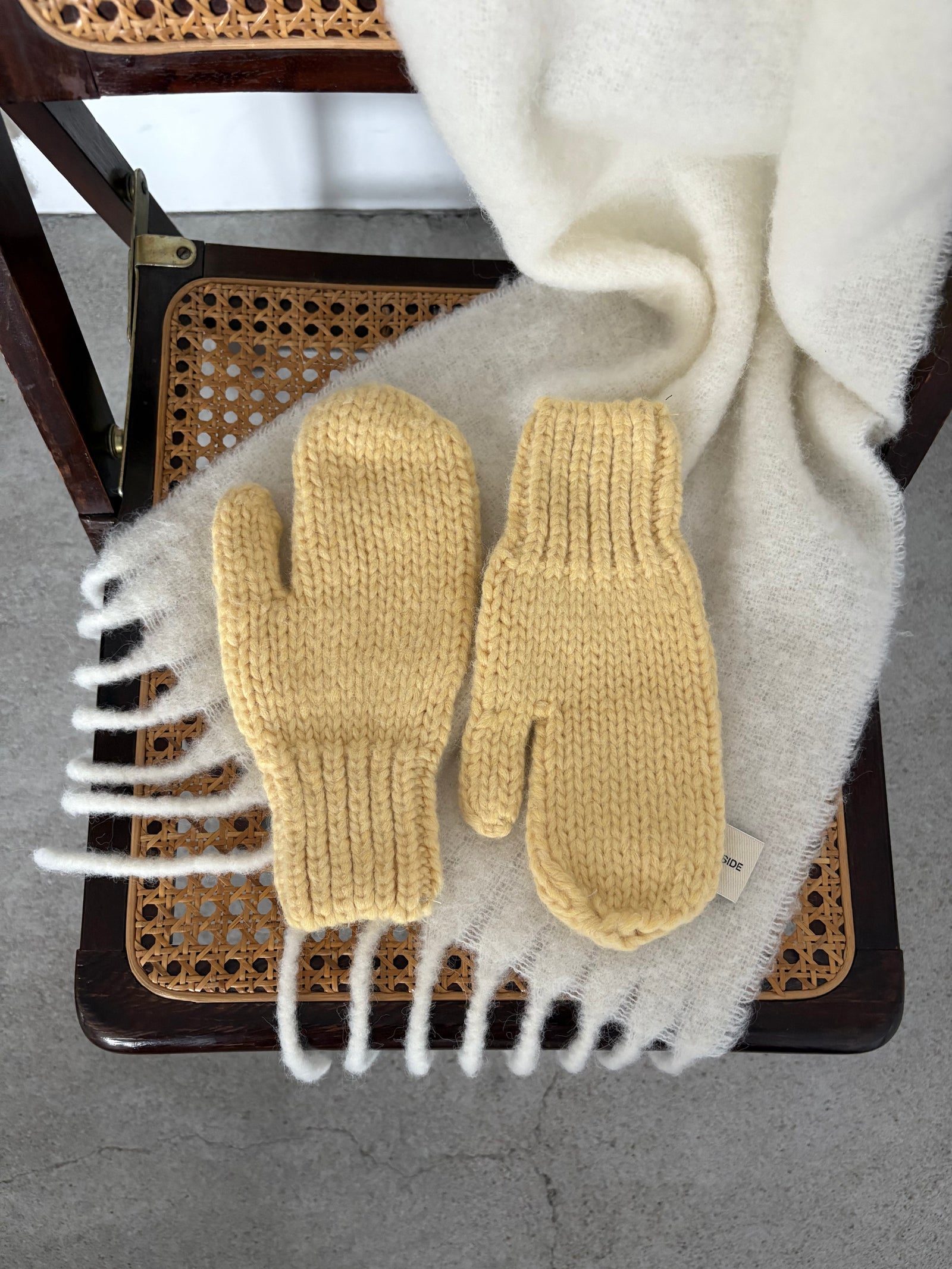 SNUG CHUNKY WOLLHANDSCHUHE GELB