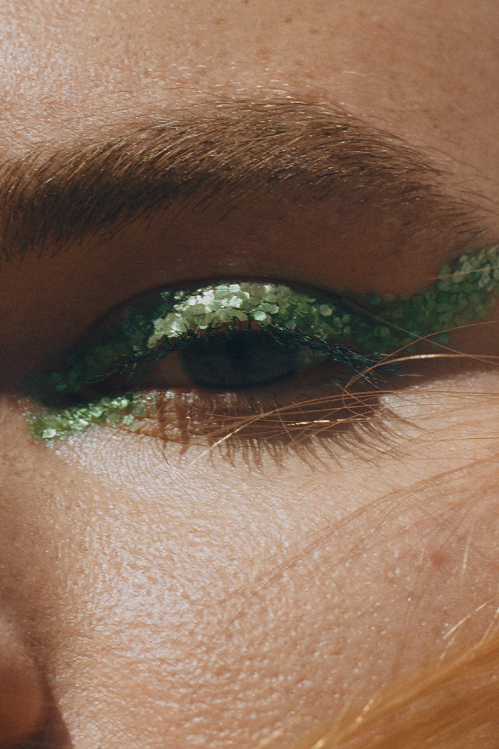 Submission beauty glitter green