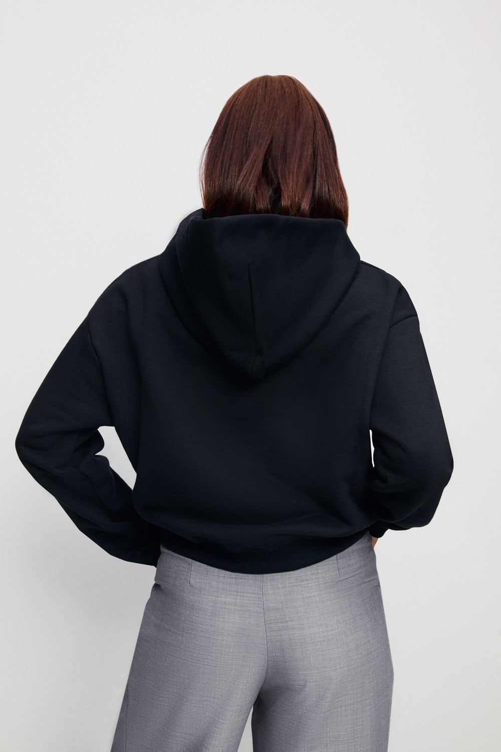 BLUZA Z SZEROKIM KAPTUREM LEAL ORGANIC CZARNA